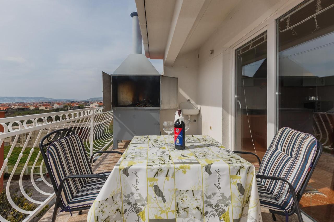 Apartment Lena Kastela Dış mekan fotoğraf